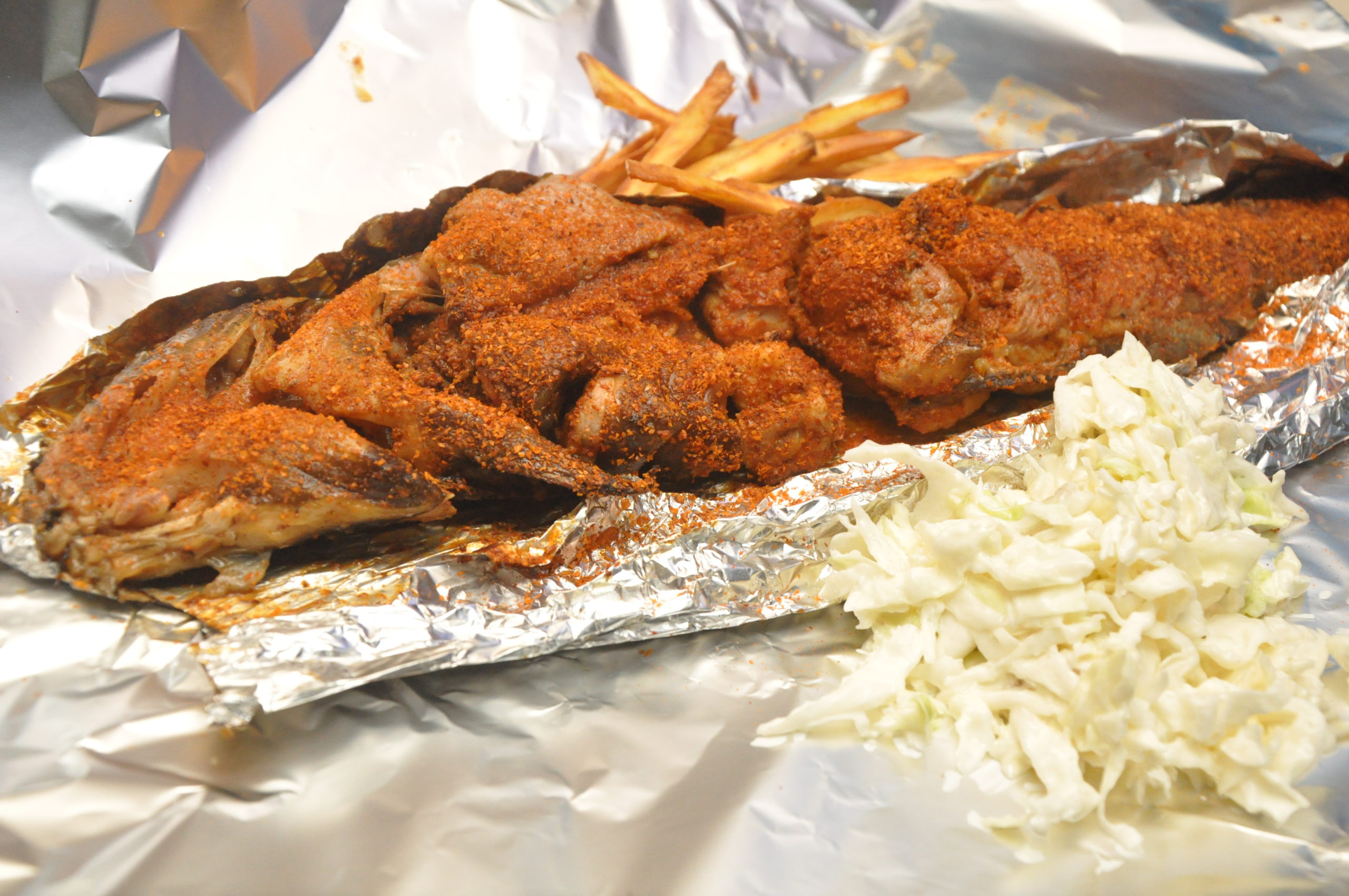 O’jez Exquisite Delicacies – Grilled Catfish & Chips with Sauce